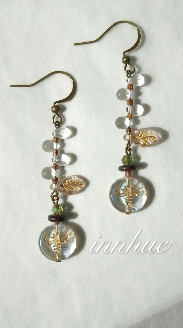 Earrings by Innhue